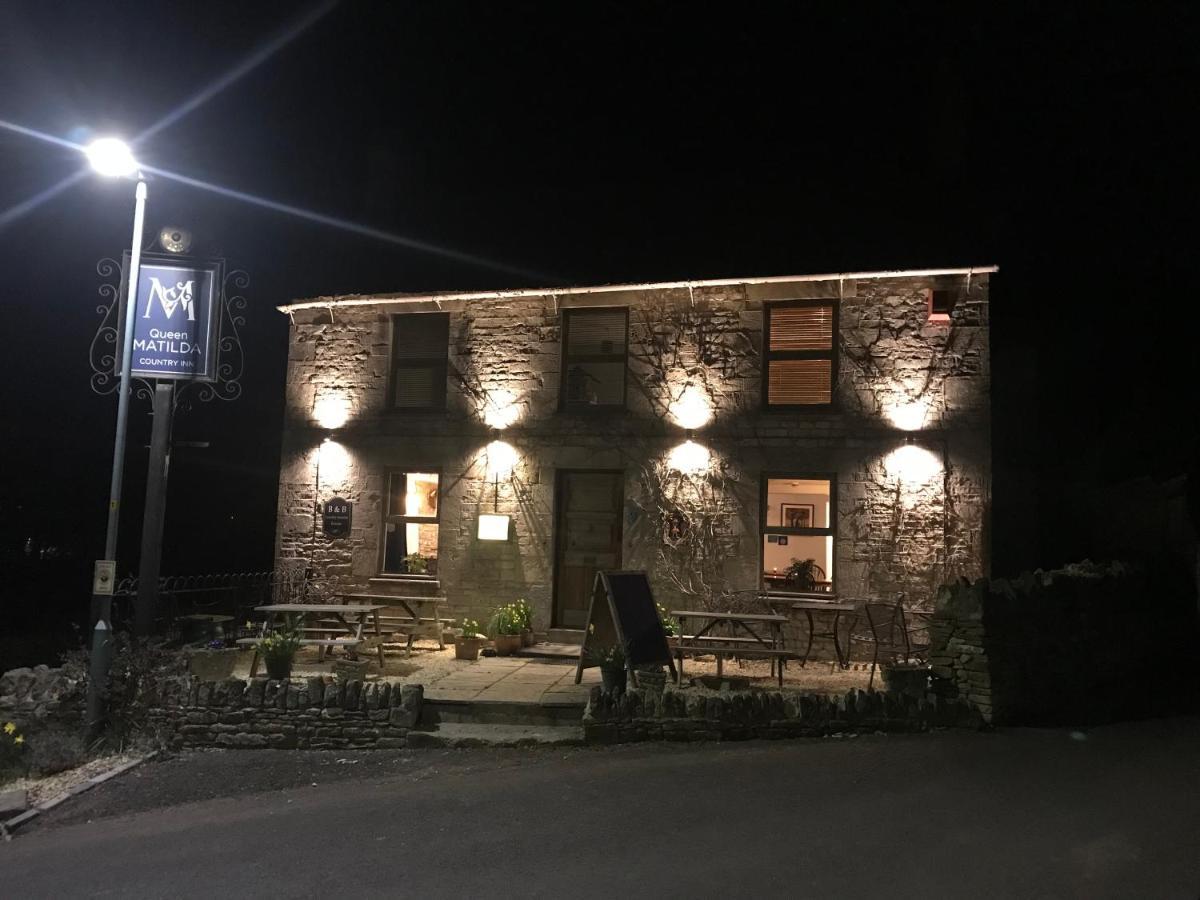 The Queen Matilda Country Rooms Avening Екстериор снимка