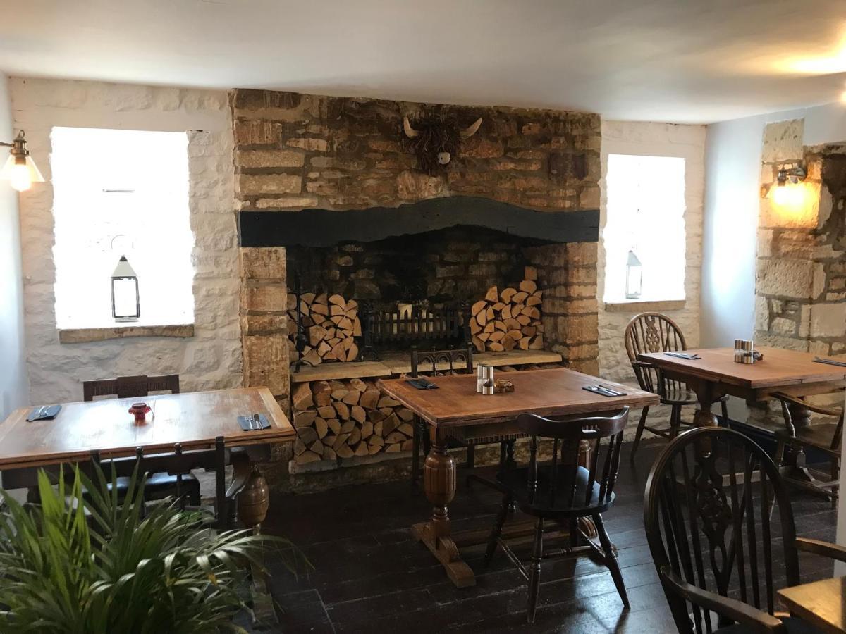 The Queen Matilda Country Rooms Avening Екстериор снимка