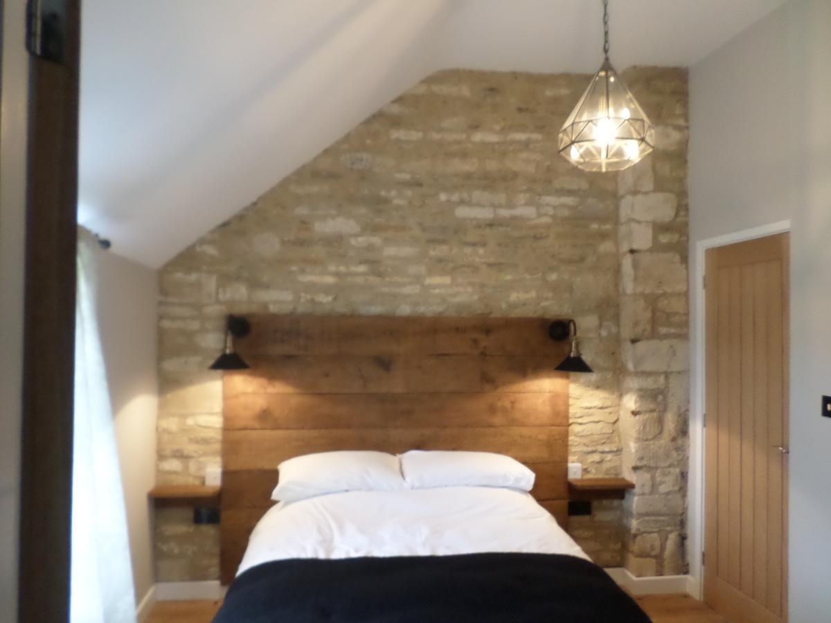 The Queen Matilda Country Rooms Avening Екстериор снимка